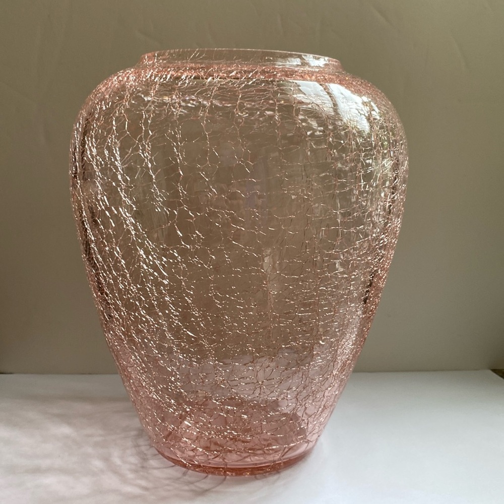 Pink crackle vase. Beautiful vintage excellent condition. Cottage core